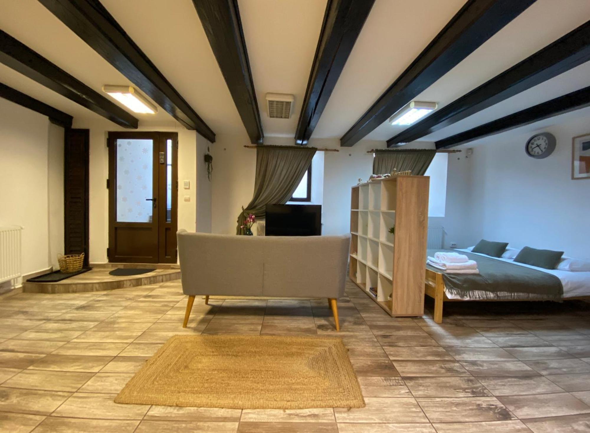 Piata Sfatului Brassai Plus - Annastasia'S Studio Braşov Buitenkant foto